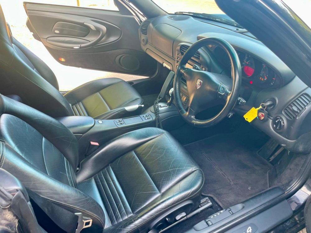 Porsche 911 photograph 11