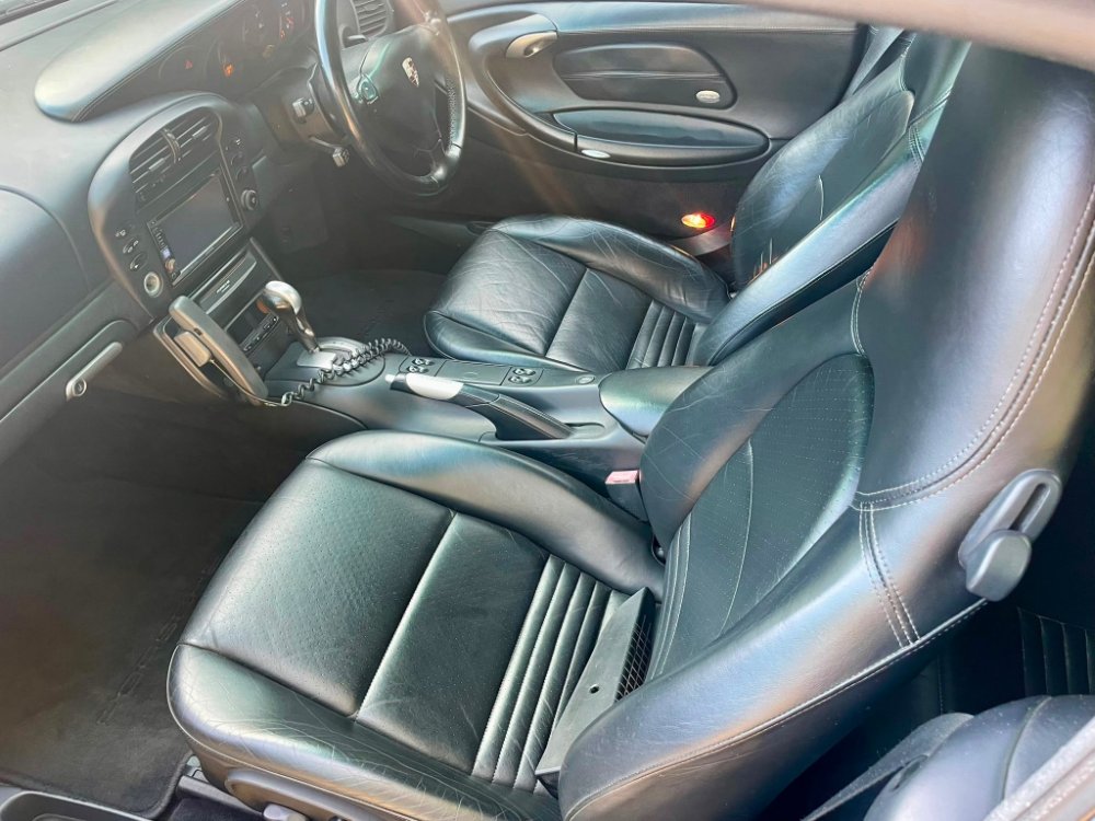 Porsche 911 photograph 12