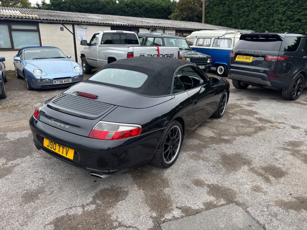 Porsche 911 photograph 15
