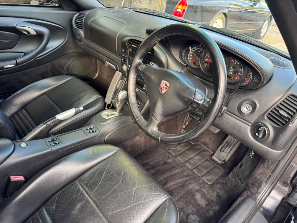 Porsche 911 photograph 16