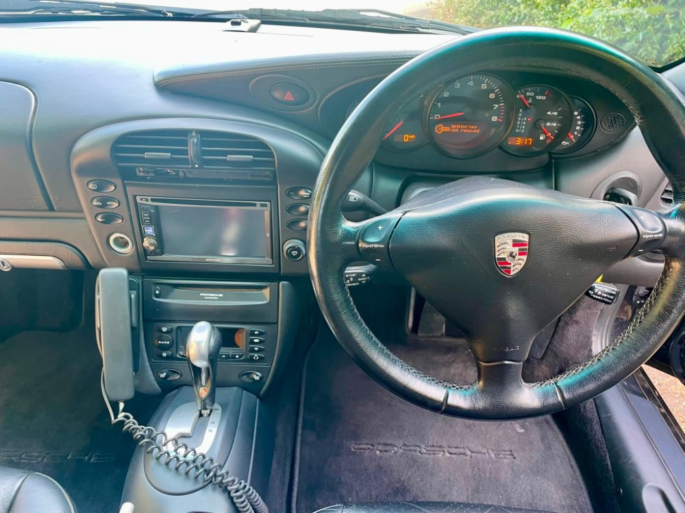 Porsche 911 photograph 18