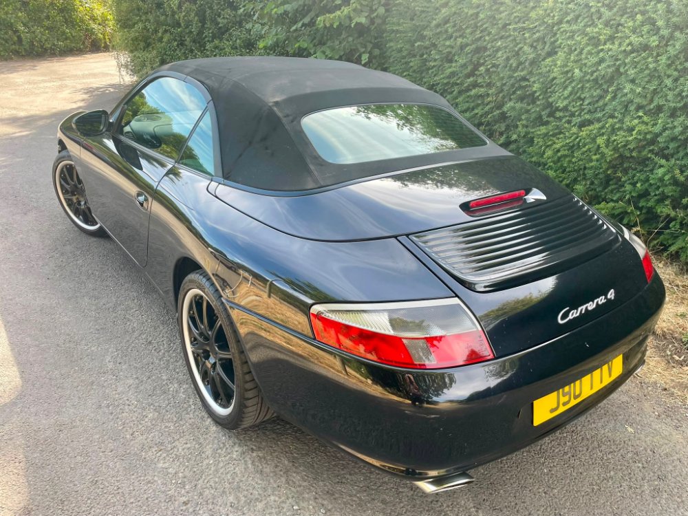Porsche 911 photograph 3
