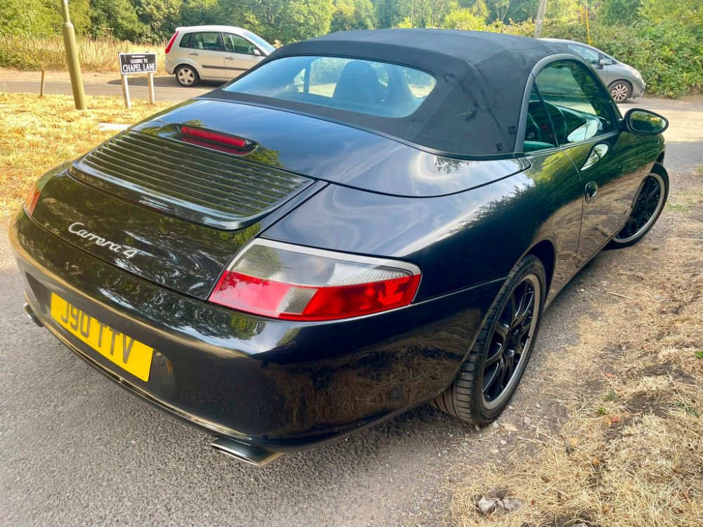Porsche 911 photograph 4