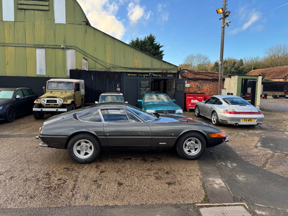 Ferrari Daytona photograph 10
