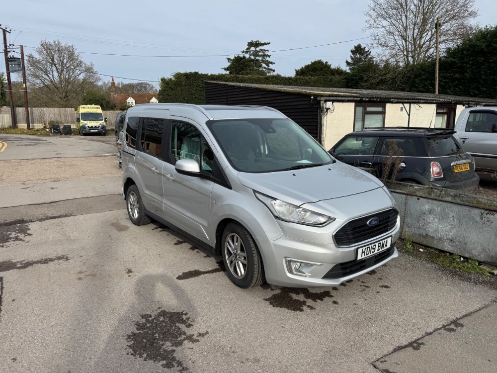 Ford Tourneo Connect photograph 4